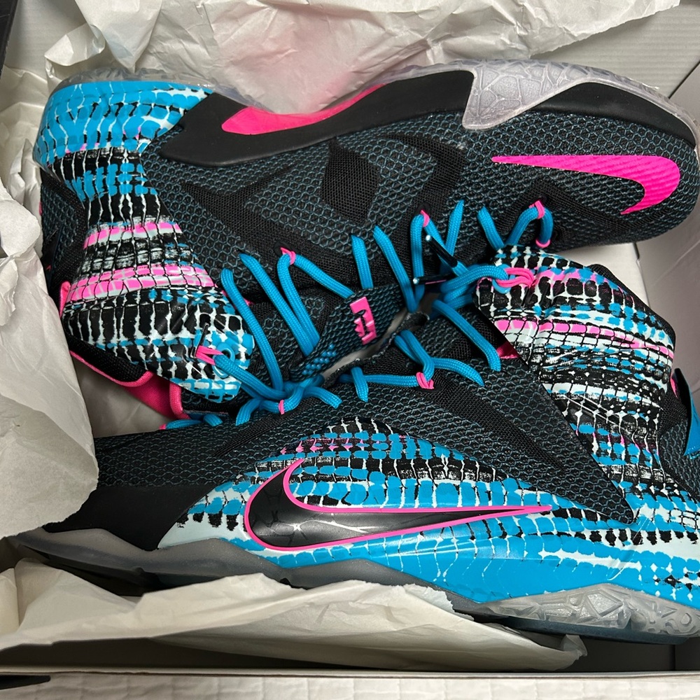 Nike - LEBRON XII - Black/Black-Pink Pow-BL Lagoon. - Picture 2 of 12